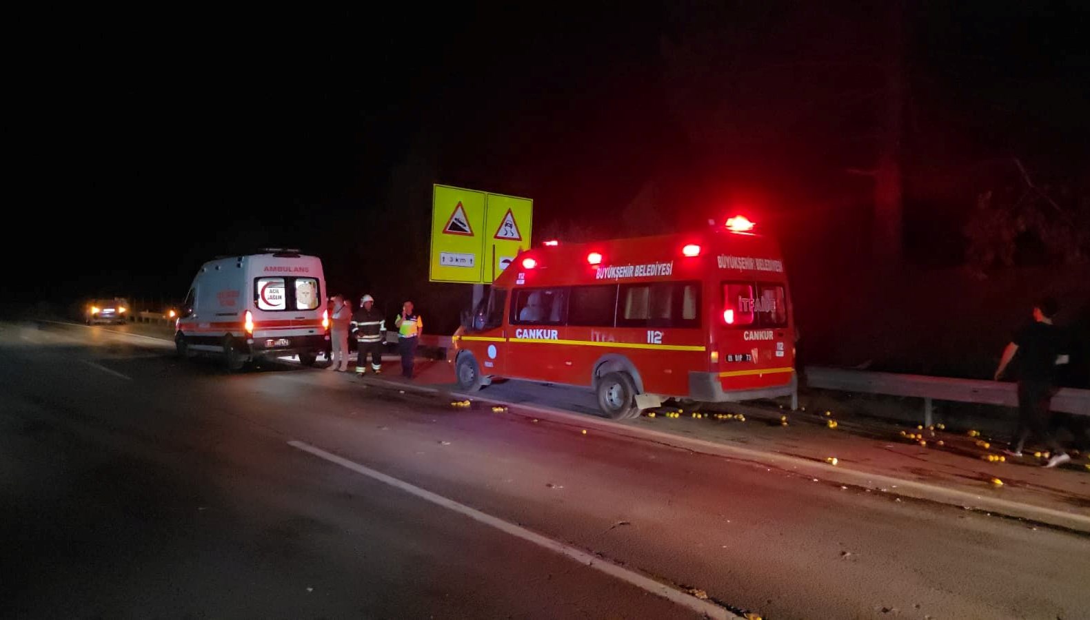 adanada 4 arac birbirine girdi 1 agir yarali ZvJ7QY3j