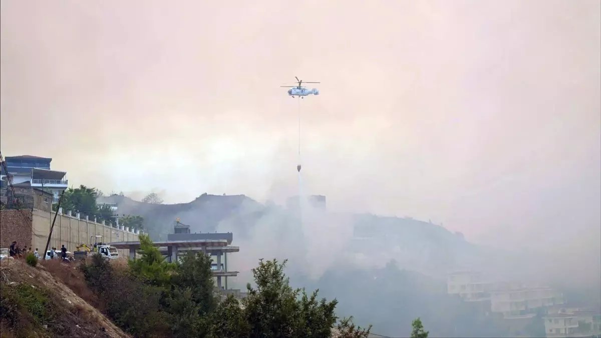 alanyada yanginla mucadele devam ediyor CaxYZ5GH