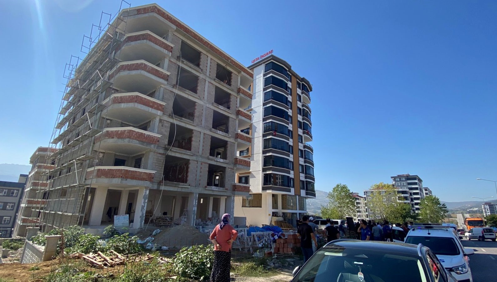 asansor bosluguna dusen isci oldu LPr1dZIl