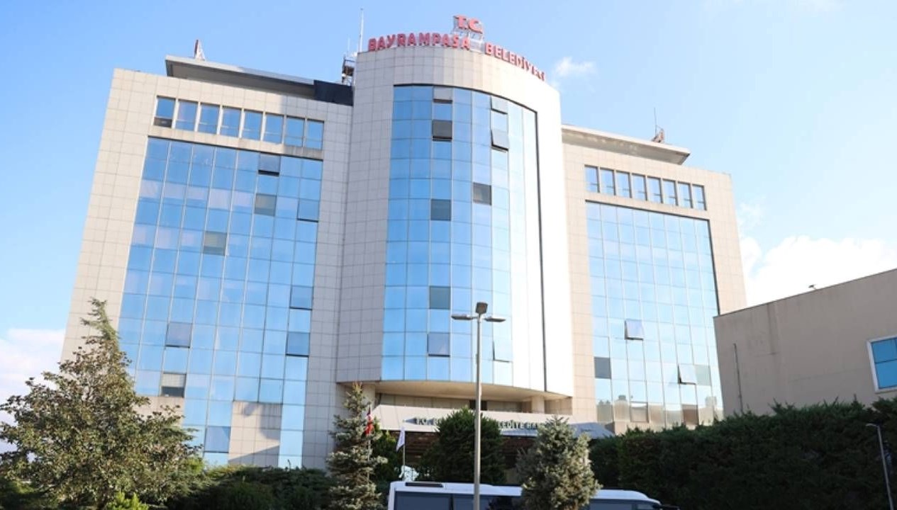 bayrampasa belediyesinde baskan vekili secimi chpnin uye sayisi 18e dustu AAX187J1