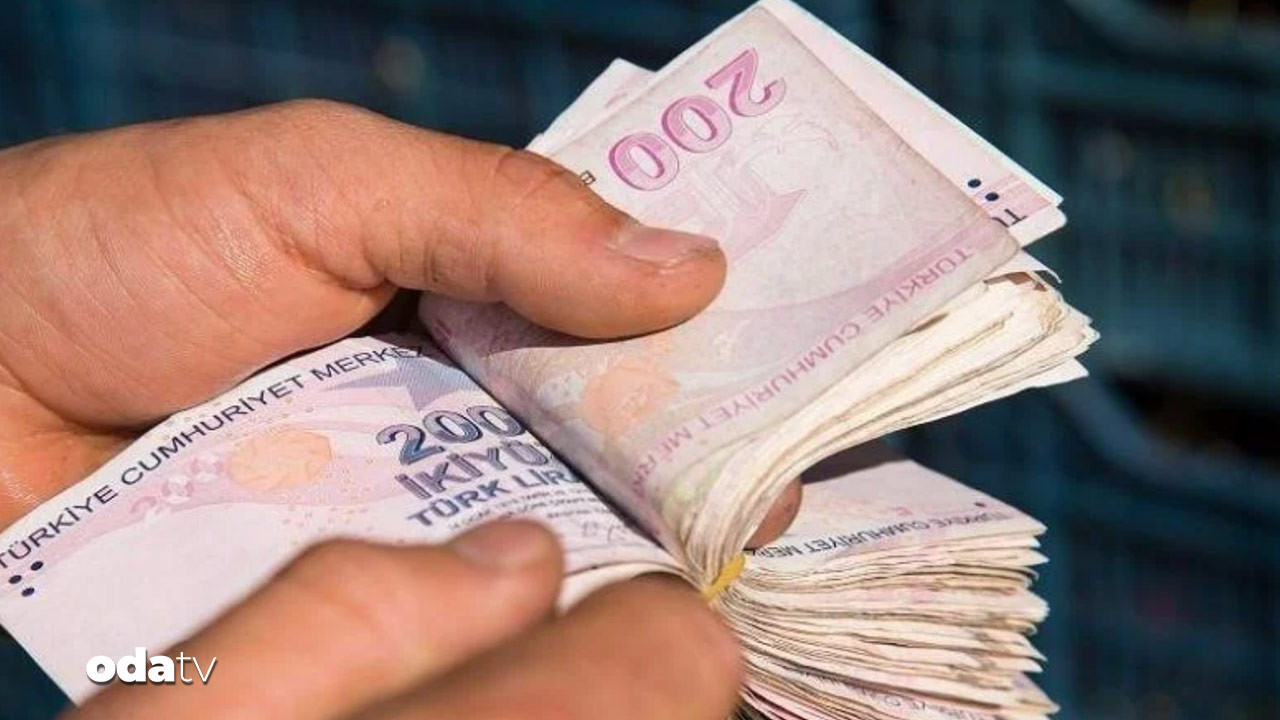 sari sendikalar bile isyan noktasina nasil geldi hak is havlu atti kZ1GLQBW