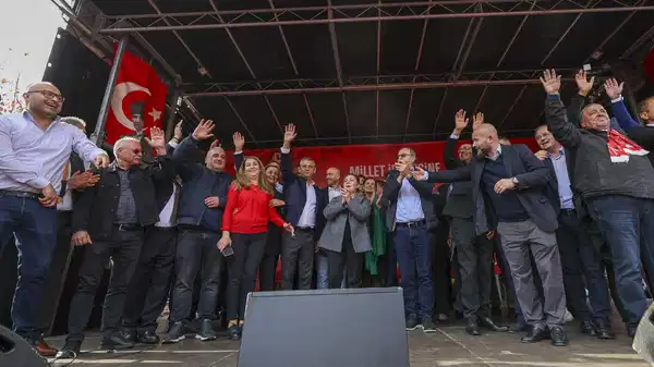 chpnin bruksel mitinginde avrupali sosyal demokrat liderlerden destek mesajlari demokrasiyi savunanlari savunun IG8UINkv.jpg