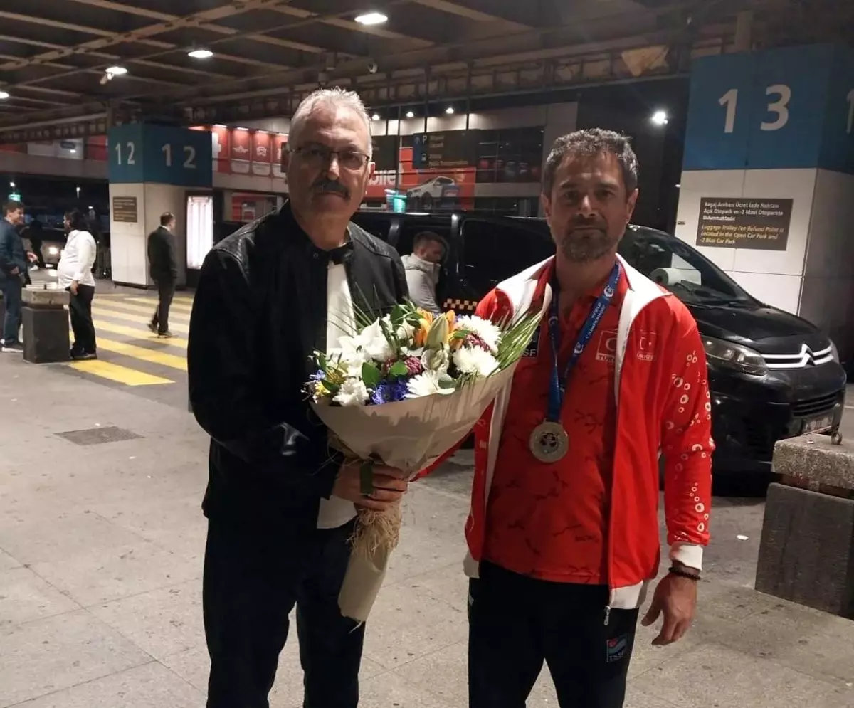 eskisehirli erkan balk ile milli takim dunya sampiyonu oldu tGznTMBh.jpg