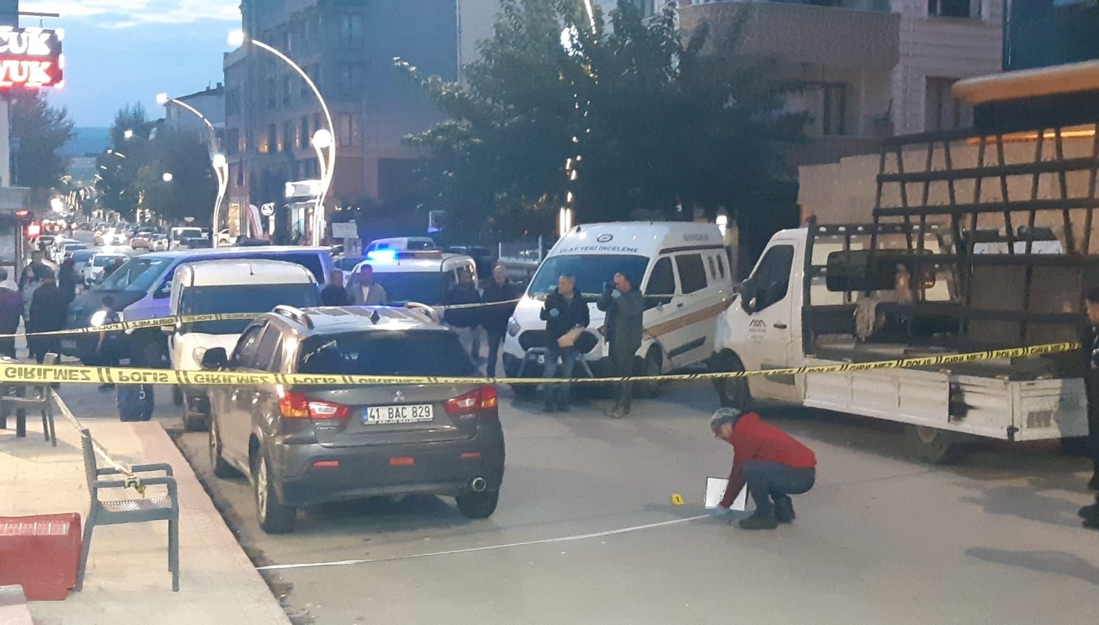 trafik kavgasi kanli bitti 1 kisi ayagindan silahla vuruldu hsv75cjw.jpg