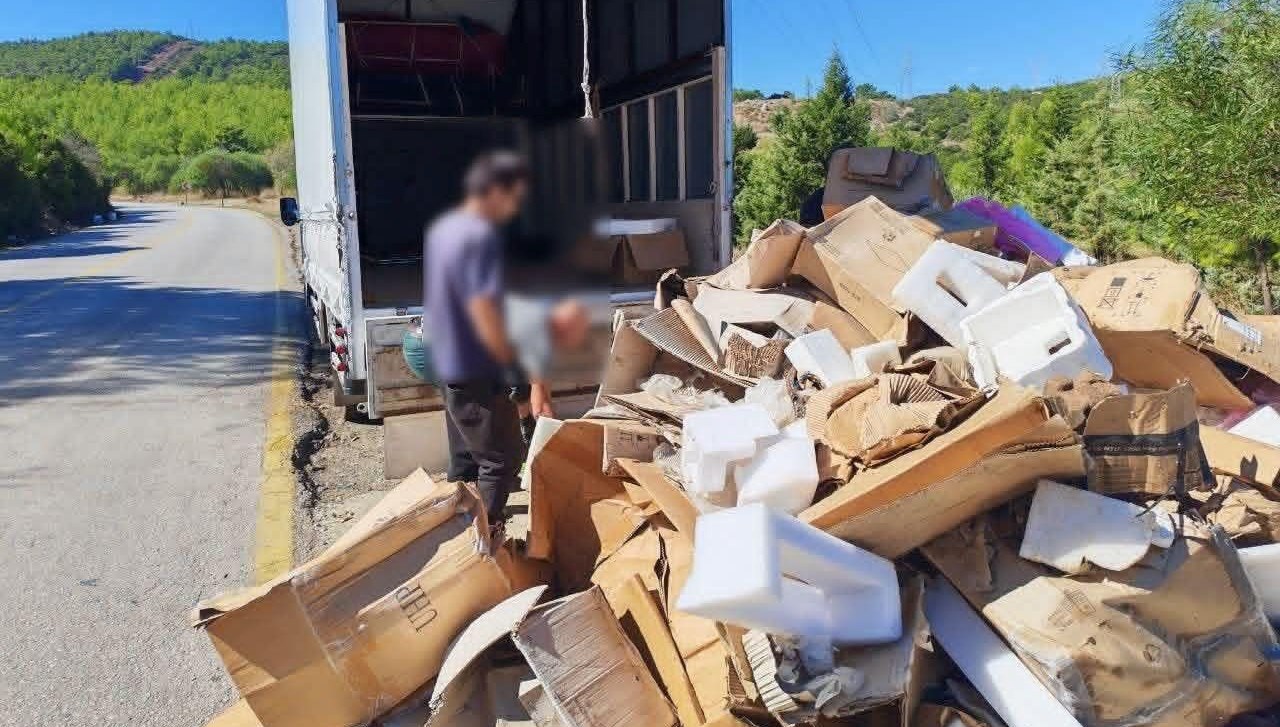 yol kenarina atik doken kisilere para cezasi kesildi UZ5v6hSD