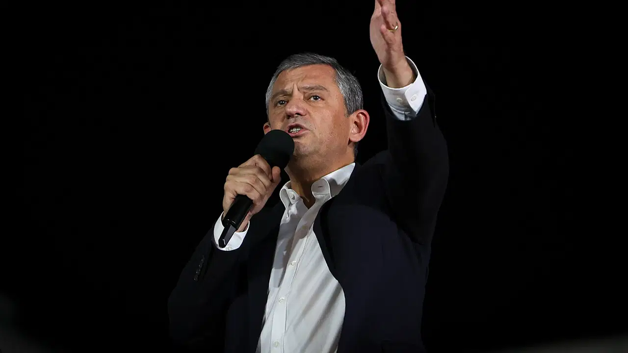 akin gurleke sure vermisti ozgur ozelden bu aksam icin saatli cagri 8DupKyNP.jpg