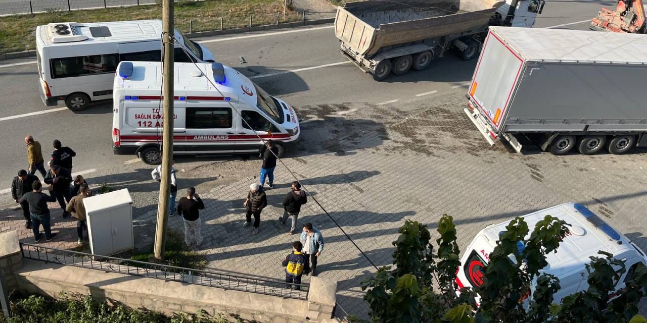 igdirda polisleri tasiyan minibus kaza yapti 7 yarali A6D6qAKg.jpg