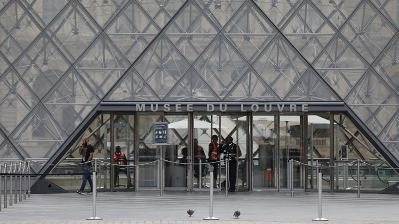 louvre muzesi soygununda skandal guvenlik sifresi louvre cikti caGHG8vs.jpg